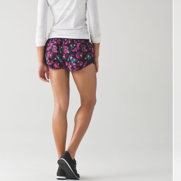 lululemon athletica Pants - Lululemon Hotty‎ Hot Short  Mini Midnight Bloom Black Deep Fuschia Black Size 8